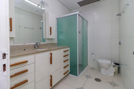 Casa para alugar com 110m², 3 quartos e 2 vagasSuíte - Banheiro