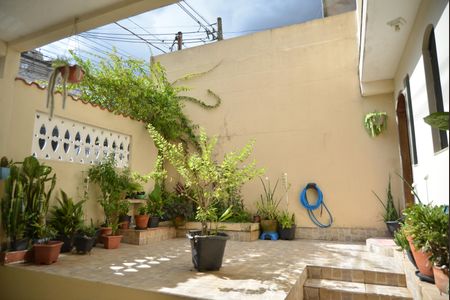 Casa à venda com 133m², 3 quartos e 2 vagasQuintal