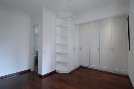 Apartamento à venda com 162m², 3 quartos e 3 vagasQuarto 3 - Suíte