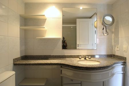 Apartamento à venda com 162m², 3 quartos e 3 vagasBanheiro da Suíte 2