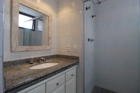 Apartamento à venda com 162m², 3 quartos e 3 vagasBanheiro da Suíte 1