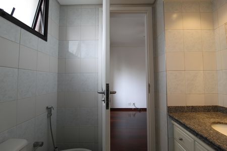 Apartamento à venda com 162m², 3 quartos e 3 vagasBanheiro da Suíte 1