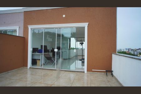 Casa à venda com 310m², 3 quartos e 3 vagasTerraço frente 