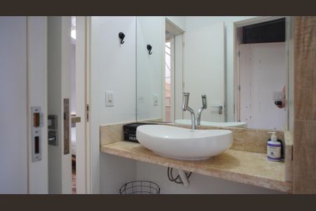 Casa à venda com 310m², 3 quartos e 3 vagasBanheiro 2 suite 2 e 3