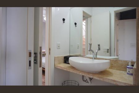 Casa à venda com 310m², 3 quartos e 3 vagasBanheiro 2 suíte 2 e 3