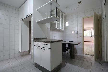 Apartamento à venda com 162m², 3 quartos e 4 vagasCozinha