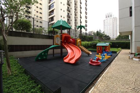 Apartamento à venda com 162m², 3 quartos e 4 vagasÁrea Comum - Playground