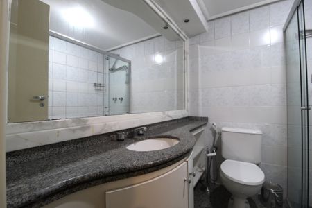 Apartamento à venda com 162m², 3 quartos e 4 vagasBanheiro da Suíte 2