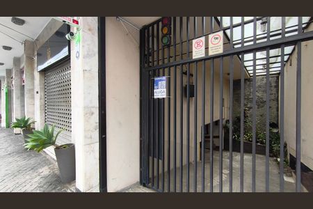 Apartamento à venda com 80m², 2 quartos e sem vaga Apartamento à venda com 80m², 2 quartos e sem vagaFachad + Plaquinha