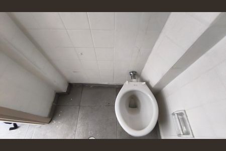 Apartamento à venda com 80m², 2 quartos e sem vaga Apartamento à venda com 80m², 2 quartos e sem vagaBanheiro de Serviço