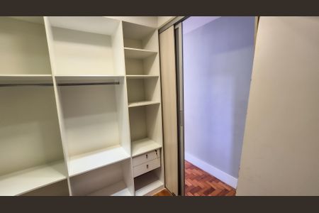 Apartamento para alugar com 130m², 3 quartos e sem vagaCloset da suíte