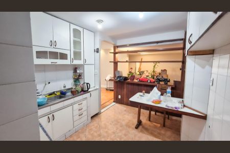Apartamento para alugar com 130m², 3 quartos e sem vagaCozinha 