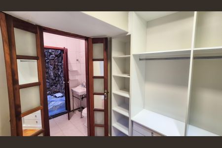 Apartamento para alugar com 130m², 3 quartos e sem vagaCloset da suíte