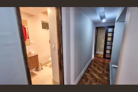 Apartamento para alugar com 130m², 3 quartos e sem vagaCorredor de acesso aso quartos e Banheiros