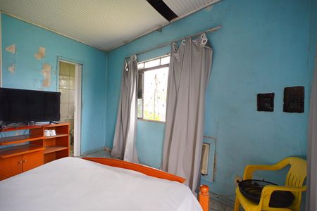 Quarto suíte  de casa à venda com 3 quartos, 600m² em Humaitá, Porto Alegre