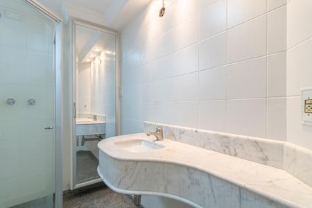 Apartamento para alugar com 149m², 3 quartos e 2 vagas Apartamento para alugar com 149m², 3 quartos e 2 vagasBanheiro da Suíte