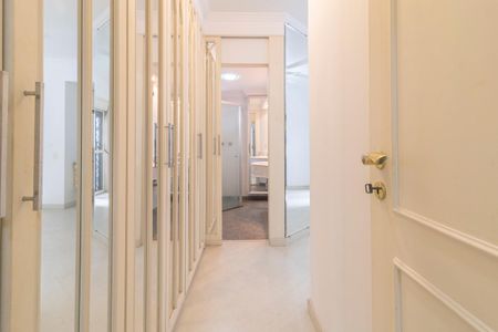 Apartamento para alugar com 149m², 3 quartos e 2 vagas Apartamento para alugar com 149m², 3 quartos e 2 vagasQuarto Suíte