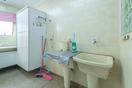 Apartamento para alugar com 149m², 3 quartos e 2 vagas Apartamento para alugar com 149m², 3 quartos e 2 vagasÁrea de Serviço