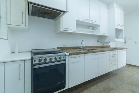 Apartamento para alugar com 149m², 3 quartos e 2 vagas Apartamento para alugar com 149m², 3 quartos e 2 vagasCozinha