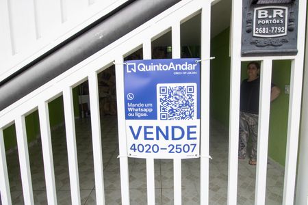 Casa à venda com 220m², 3 quartos e 2 vagas Casa à venda com 220m², 3 quartos e 2 vagasPlaca