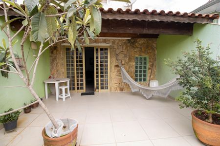 Casa à venda com 220m², 3 quartos e 2 vagas Casa à venda com 220m², 3 quartos e 2 vagasVaranda Sala