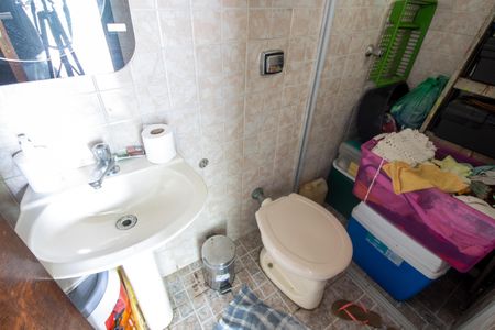 Casa à venda com 220m², 3 quartos e 2 vagas Casa à venda com 220m², 3 quartos e 2 vagasBanheiro Edicula