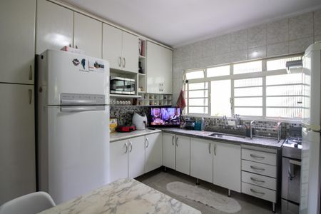 Casa à venda com 220m², 3 quartos e 2 vagas Casa à venda com 220m², 3 quartos e 2 vagasCozinha