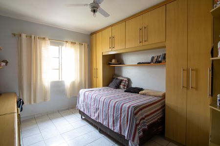 Casa à venda com 220m², 3 quartos e 2 vagas Casa à venda com 220m², 3 quartos e 2 vagasQuarto 3