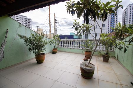 Casa à venda com 220m², 3 quartos e 2 vagas Casa à venda com 220m², 3 quartos e 2 vagasVaranda Sala