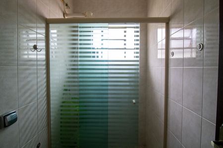 Casa à venda com 220m², 3 quartos e 2 vagas Casa à venda com 220m², 3 quartos e 2 vagasBanheiro 2