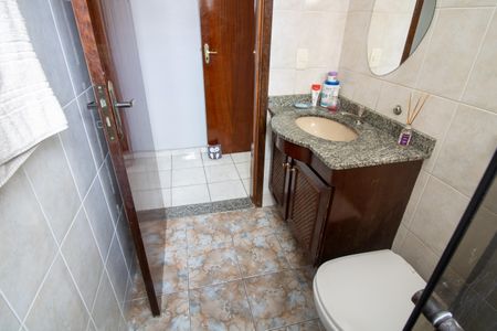 Casa à venda com 220m², 3 quartos e 2 vagas Casa à venda com 220m², 3 quartos e 2 vagasBanheiro Suíte