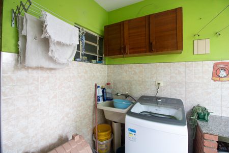 Casa à venda com 220m², 3 quartos e 2 vagas Casa à venda com 220m², 3 quartos e 2 vagasÁrea de Serviço