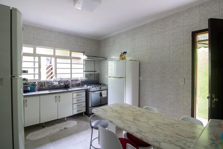 Casa à venda com 220m², 3 quartos e 2 vagas Casa à venda com 220m², 3 quartos e 2 vagasCozinha
