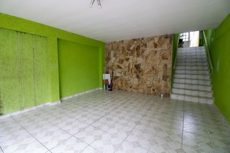 Casa à venda com 220m², 3 quartos e 2 vagas Casa à venda com 220m², 3 quartos e 2 vagasGaragem