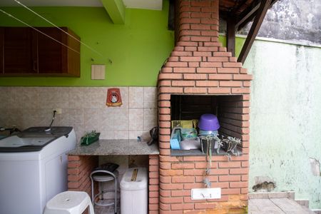 Casa à venda com 220m², 3 quartos e 2 vagas Casa à venda com 220m², 3 quartos e 2 vagasChurrasqueira