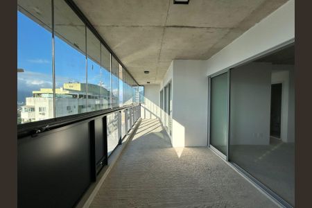 Apartamento à venda com 82m², 2 quartos e 1 vagaVaranda