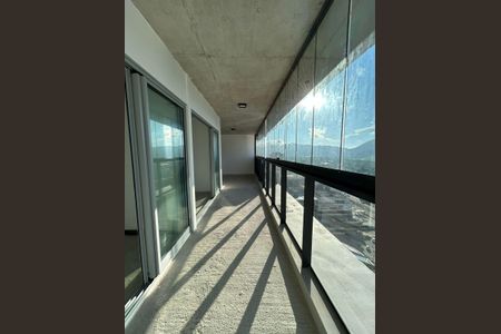 Apartamento à venda com 82m², 2 quartos e 1 vagaVaranda