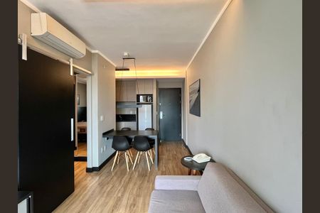Sala de apartamento para alugar com 1 quarto, 38m² em Cambuí, Campinas
