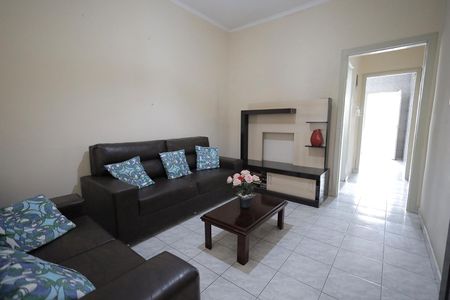 Casa à venda com 187m², 4 quartos e 2 vagas Casa à venda com 187m², 4 quartos e 2 vagasSala