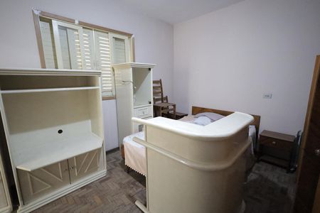 Casa à venda com 187m², 4 quartos e 2 vagas Casa à venda com 187m², 4 quartos e 2 vagasQuarto 4