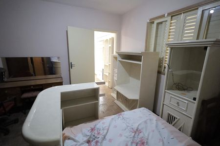 Casa à venda com 187m², 4 quartos e 2 vagas Casa à venda com 187m², 4 quartos e 2 vagasQuarto 4