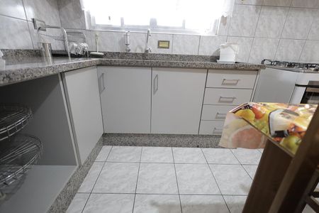 Casa à venda com 187m², 4 quartos e 2 vagas Casa à venda com 187m², 4 quartos e 2 vagasCozinha