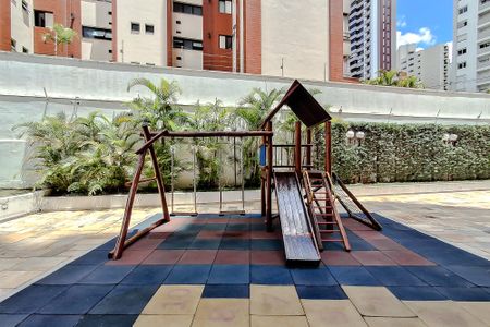 Apartamento à venda com 110m², 3 quartos e 2 vagasÁrea comum - Playground