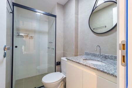 Banheiro de kitnet/studio para alugar com 1 quarto, 25m² em Mooca, São Paulo