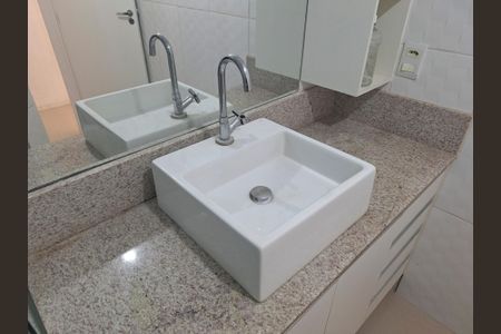 Apartamento à venda com 72m², 3 quartos e 2 vagasBanheiro