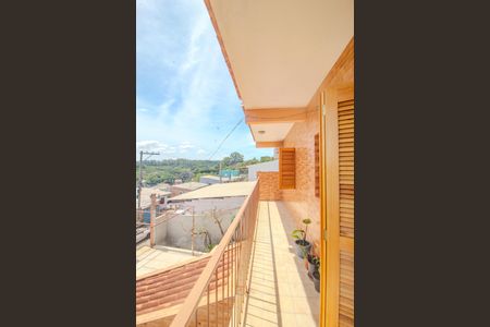 Casa à venda com 180m², 3 quartos e sem vaga Casa à venda com 180m², 3 quartos e sem vagaVaranda