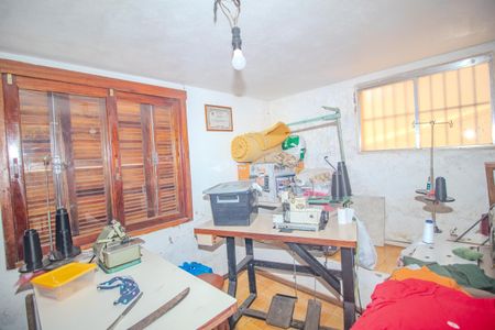 Casa à venda com 180m², 3 quartos e sem vaga Casa à venda com 180m², 3 quartos e sem vagaEscritório