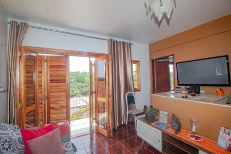 Casa à venda com 180m², 3 quartos e sem vaga Casa à venda com 180m², 3 quartos e sem vagaSala