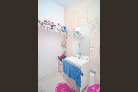 Casa à venda com 180m², 3 quartos e sem vaga Casa à venda com 180m², 3 quartos e sem vagaBanheiro da Suíte 2