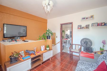 Casa à venda com 180m², 3 quartos e sem vaga Casa à venda com 180m², 3 quartos e sem vagaSala